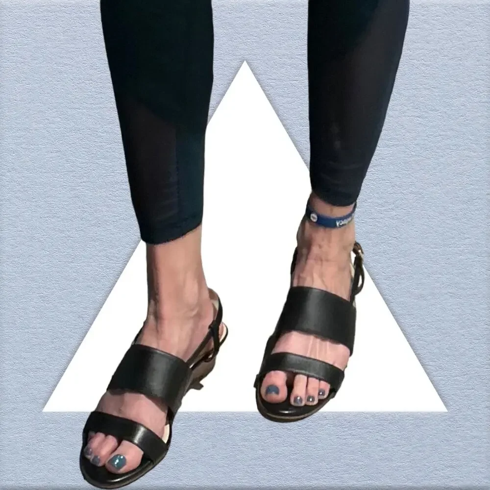 EUC Cole Haan black low wedge sandals heels size 10